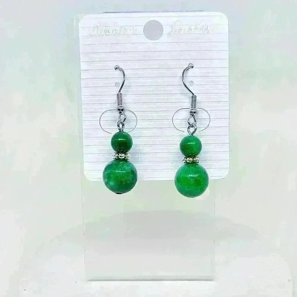 Simple Retro Gourd Shaped Earrings in Green - Picture 1 of 4